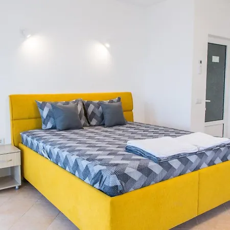 Kuni - Salty Pool & Panorama Feriehus *